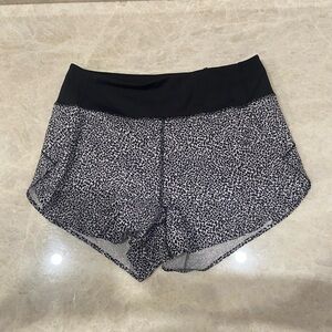 Athleta run with it extra small athletic shorts